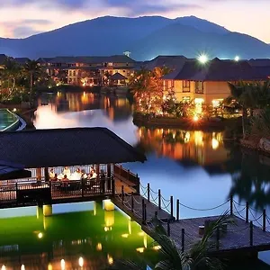 5* Hotel Yalong Bay &